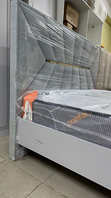 Двуспальные кровати: Двухспальная кровать с мягкой изголовьем. Основание железный каркас. В — 3