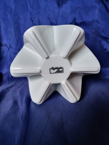 Čajnici: Cajnik nov sa stalkom,grejac,pun poreclan Nemacka. Cajnik pun — 17