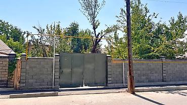 Продажа полдома: Продам Участок 3,5 соток, дом саман 61м2, р-н КНУ, 135т$ Есть — 18