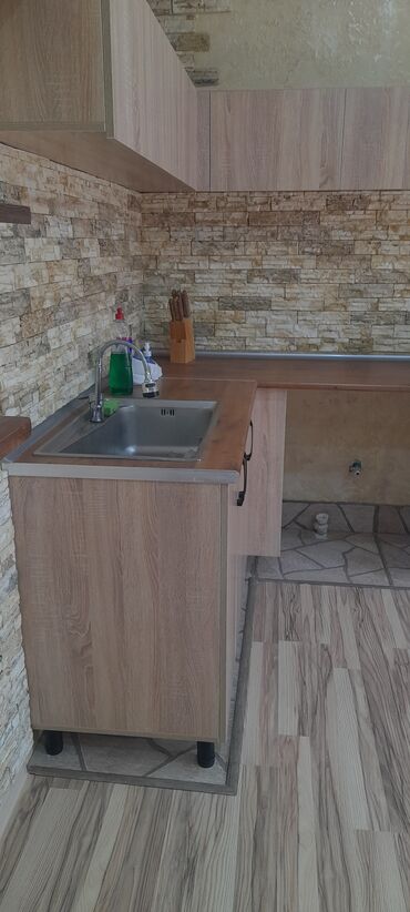 Həyət evləri və villaların satışı: Satış üçün fərdi yaşayış evi satılır.şəxsi tikili .ünvan novxanı — 60