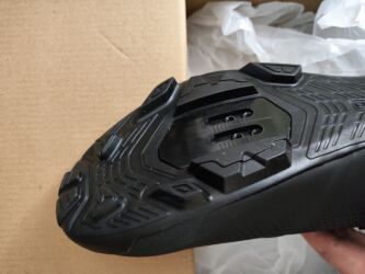 İdman velosipedləri: Tezedi,Istifade olunmuyub.ORIGINALDI.Ayagimi sixir deye satiram,44 — 4