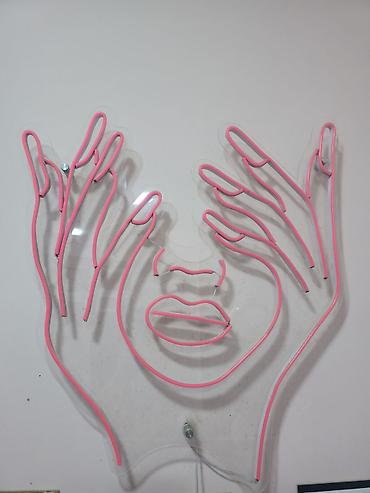 isiqlandirma: Neon LED divar işığı – “Üz və əllər” minimalist xətt art dizayn. ölçü — 1
