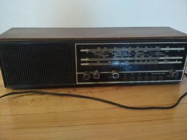 Əntiq radio: Priyomnik (Radioqəbul edici) Satılır. Heç bir problemi yoxdur. 100 — 5