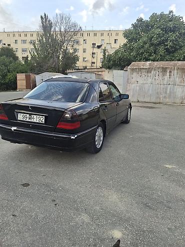 mercedes c63: Mercedes-Benz C-Class: 2.4 l | 1999 il Sedan — 5