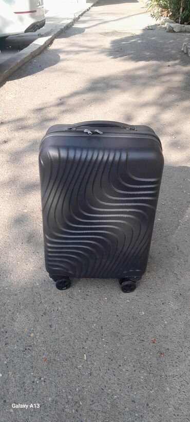 Çamadanlar: Əl yükü standartlarına cavab verən eyni zaman baqaj kimidə daşına — 2