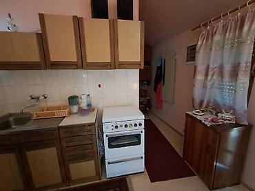 Kuće na prodaju: Vikendica na Fruškoj gori, 156m2 Nalazi se u neposrednoj blizini — 11