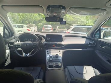 bmw 1 серия 130i: Hyundai Santa Fe: 1.6 l | 2023 il Ofrouder/SUV