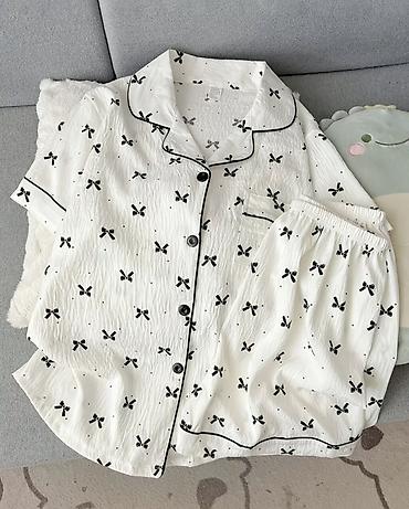 Alt paltarı: Qadın pijama dəsti – qısaqol köynək və şort - Naxışlar: 2 variant – — 1