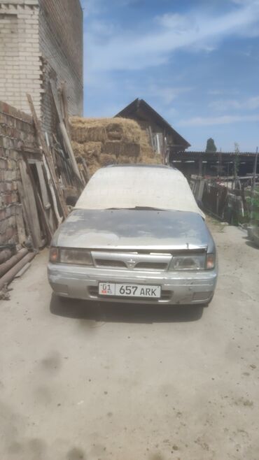 запчасть на мерс 814: Nissan Sunny: 1993 г., 1.5 л, Механика, Бензин, Универсал