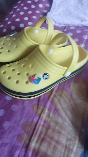 синие туфли: Crocs tərlikler Türkiyənindi tek tek qalib deyə endirim edilib — 3