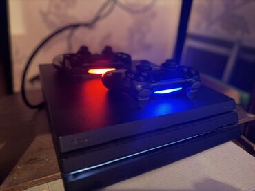 z fold 4: Playstation 4 pro 1 t yaddaş 40 + oyun var içində 10 dənəsi yüklü