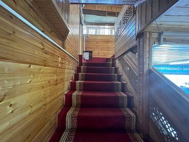 Digər kommersiya daşınmaz əmlakı: Xətai r, 1500 kv, 3 mərtəbəli restoran icarəyə verilir. İçki verilmir — 8