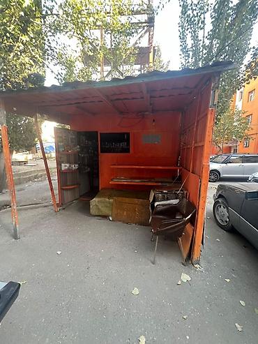 Metal konstruksiyalı köşk/konteyner tipli kiçik ticarət pavilyonu -