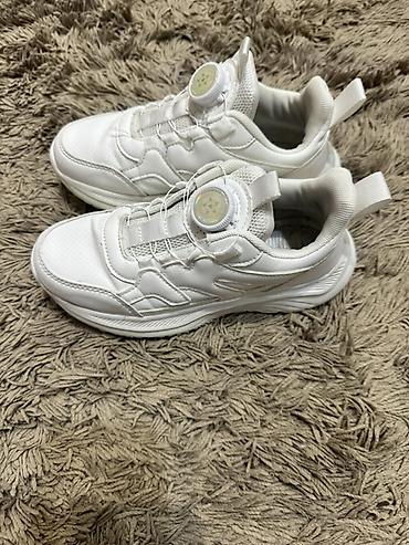 on cloud: Кроссовки, 34.5, 35, Adidas, Б/у, цвет - Белый, Самовывоз — 5