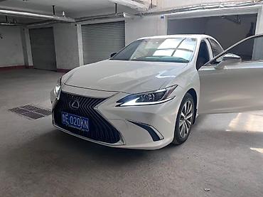 300h: Лобовое в оригинале от Lexus Es 300h 2022 В идеальном состоянии — 1