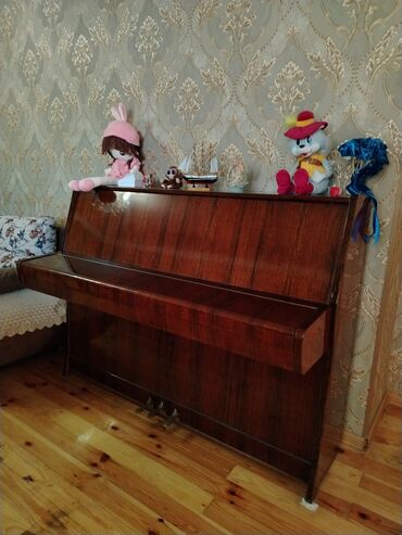 куплю ковры бу: PİANO BELARUS SATILIR✅🔥 3 PEDALLI✅, CIZIĞI FALAN YOXDUR✅ QİYMƏT