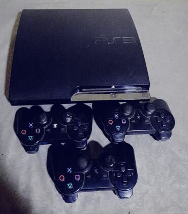 plesdeyşın 3: İdeal vəziyyətdə Ps3 satılır. Online oynamaq olur. Yaddaşında oyunlar