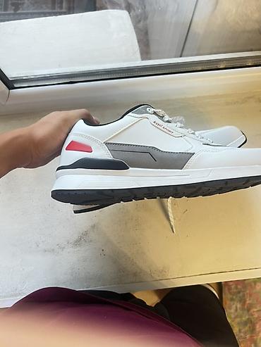 caparin обувь: Кроссовки Kari Sport, мужские. Описание: - Цвет: белый с серыми и — 4
