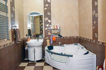 Həyət evləri və villaların satışı: 6 otaqlı, 300 kv. m, Kredit var, Yeni təmirli — 27