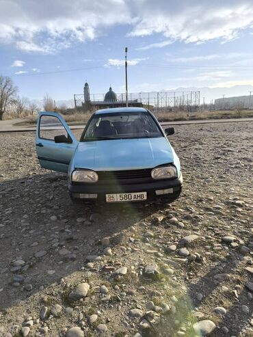 Volkswagen: Volkswagen Golf: 1993 г., 1.8 л, Механика, Бензин, Хэтчбэк