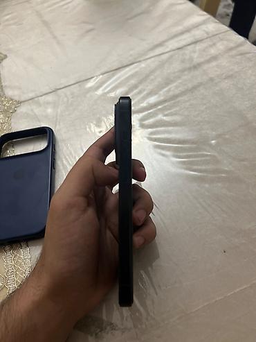 i̇pone 14: IPhone 16 Pro, 128 GB, Black Titanium — 6