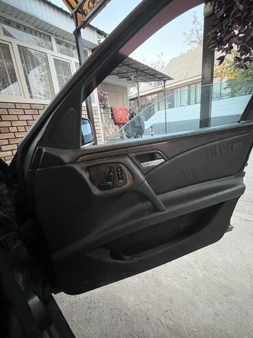 Mercedes-Benz: Mercedes-Benz E-Class: 1997 г., 2.9 л, Механика, Дизель, Седан — 5