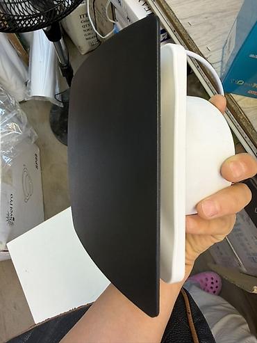 smart light: Современный настенный светильник с направленным рассеянным светом. - — 1