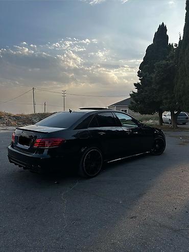 e 220 2013: Mercedes-Benz E-Class: 3.5 l | 2011 il Sedan — 3