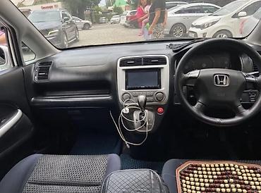 капот стрим: Honda Stream: 2006 г., Автомат, Бензин, Универсал — 4
