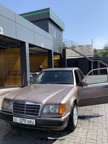 mercedes 123: Mercedes-Benz 220: 1994 г., 2.2 л, Механика, Бензин, Седан