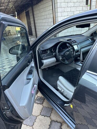 Toyota Camry: 2012 г., 2.5 л, Автомат, Гибрид, Седан