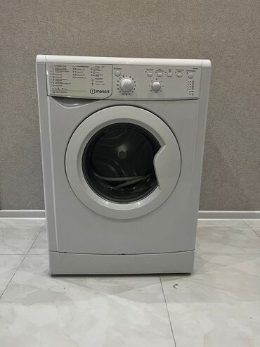 qurutma aparati: Paltaryuyan maşın Indesit, 5 kq, İşlənmiş, Avtomat, Qurutmasız, Kredit yoxdur, Ünvandan götürmə