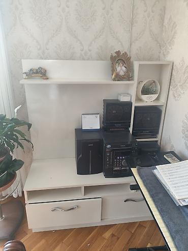 kunc ref: Ağ rəngli çoxfunksiyalı TV/stend şkafı - Material: laminat/MDFlam ağ — 1