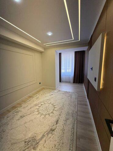 срочно продаётся 1 комнатная квартира в районе ошского рынка: 1 комната, 42 м², Элитка, 1 этаж, Евроремонт