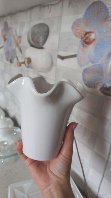 gul qabi: Bir vaza, Keramika