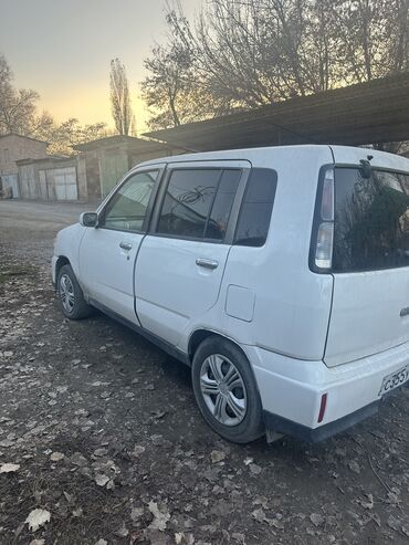 Nissan: Nissan Cube: 2001 г., 1.4 л, Автомат, Бензин, Универсал