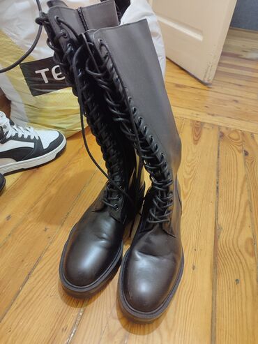 купить обувь бишкек: Высокие женские кожаные ботинки с шнуровкой от Zara, размер 38