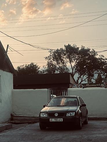Volkswagen Bora: 2002 г., 1.8 л, Механика, Бензин, Седан