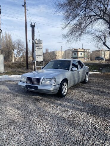 Mercedes-Benz: Mercedes-Benz E-Class: 1993 г., 2.2 л, Механика, Бензин, Седан