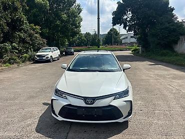 Toyota Corolla: 2019 г., 1.8 л, Вариатор, Гибрид, Седан