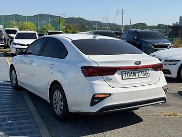 skoda rapid: Kia K3: 2020 г., Седан — 4