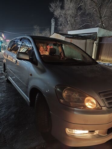 Toyota: Toyota Ipsum: 2003 г., 2.4 л, Автомат, Бензин, Минивэн — 3