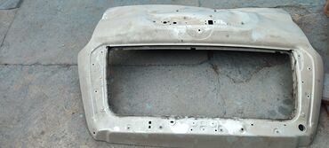 Крышки багажника и комплектующие: Накладка крышки багажника Toyota, 2010 г., Оригинал — 9