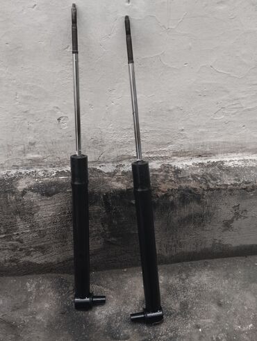 рессора газ 53: Продаю задние амортизаторы, сцепление в сборе,бачек на Ауди,Пассат