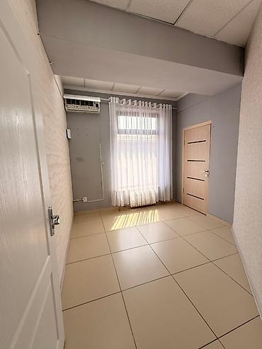 Аренда офисов, 10 м², В бизнес центре, 1 линия