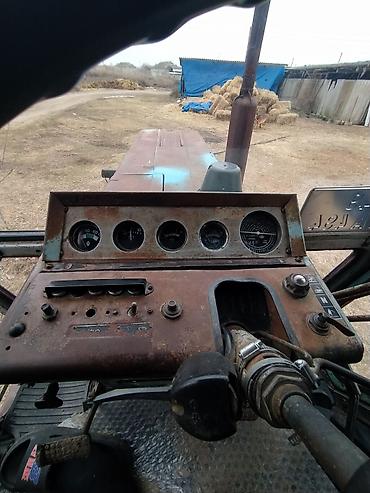Traktorlar: Minsk Traktor Zavodunun Belarus seriyasından dördçəkən traktor — 30