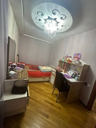 Uzunmüddətli kirayə mənzillər: Nərimanov metrosuyla 2 dəqiqə məsafədə Metroparkın yanında 5 mərtəbəli — 4