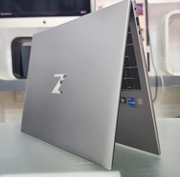 aparati za voda: Intel Core i7, 32 GB OZU, 14 "