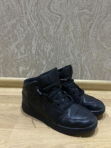 oğlan üçün oyuncaqlar: Rəng - Qara Krossovkalar, Nike, Ölçü: 38, Oğlan üçün — 2