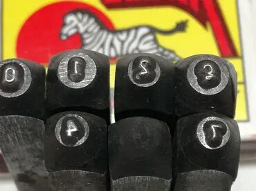 Ostali uređaji: Raspareni brojevi 2mm za utiskivanje na komad Raspareni brojevi za — 4